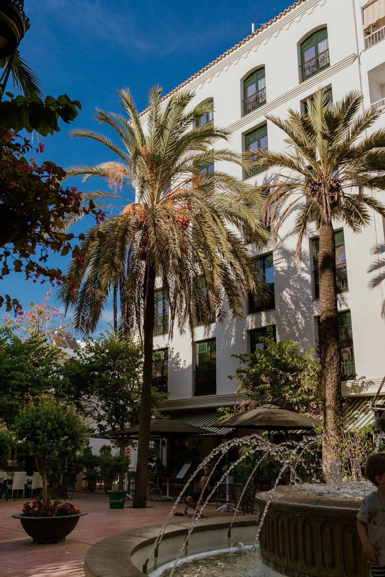 Hotel Estepona Plaza Exterior photo