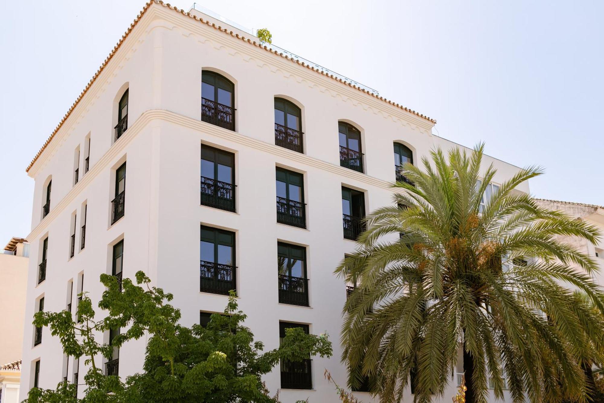 Hotel Estepona Plaza Exterior photo