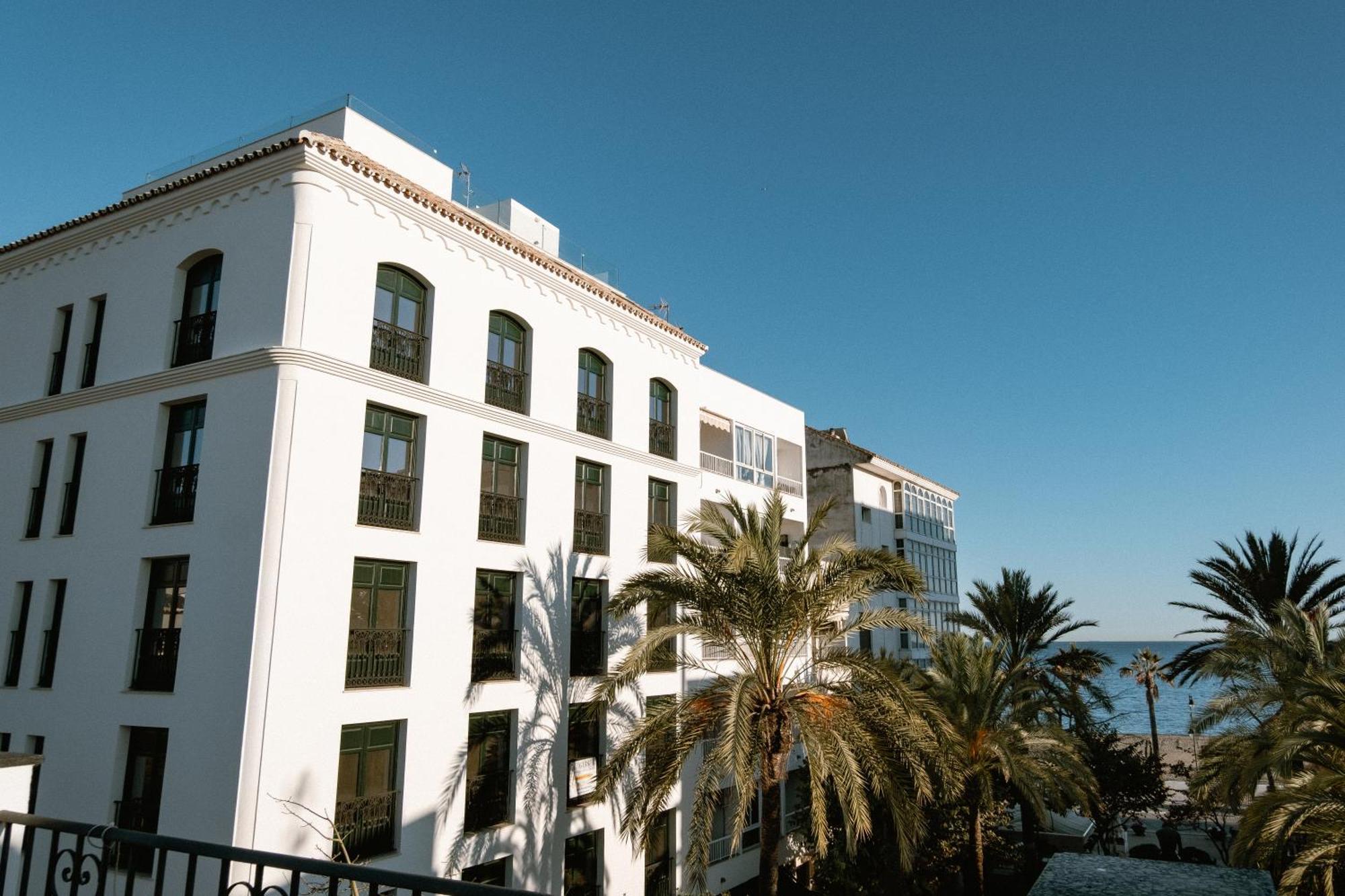 Hotel Estepona Plaza Exterior photo